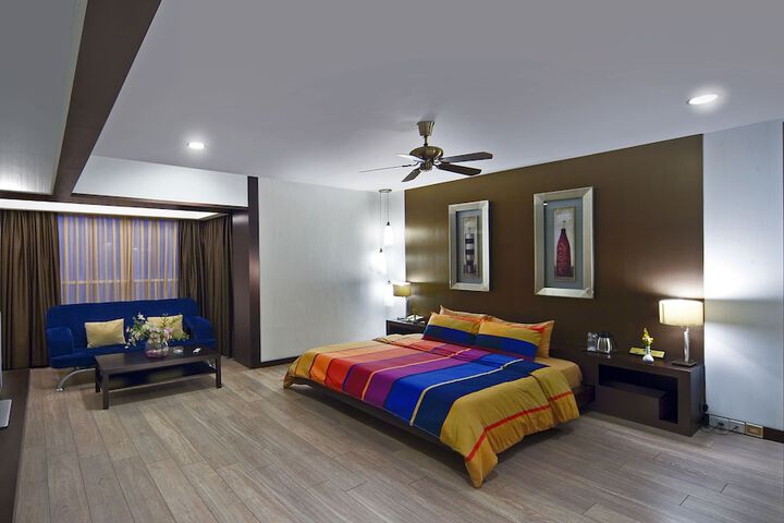 Room 8 of 37