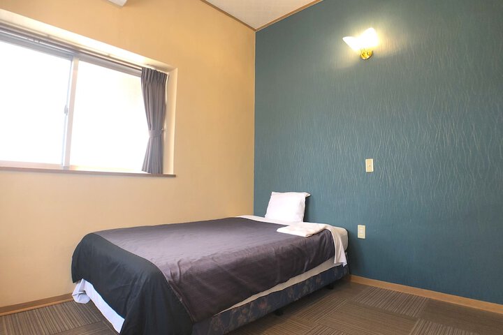 Room 2 of 79