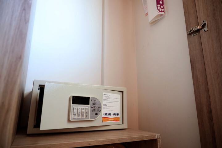 Room 19 of 36