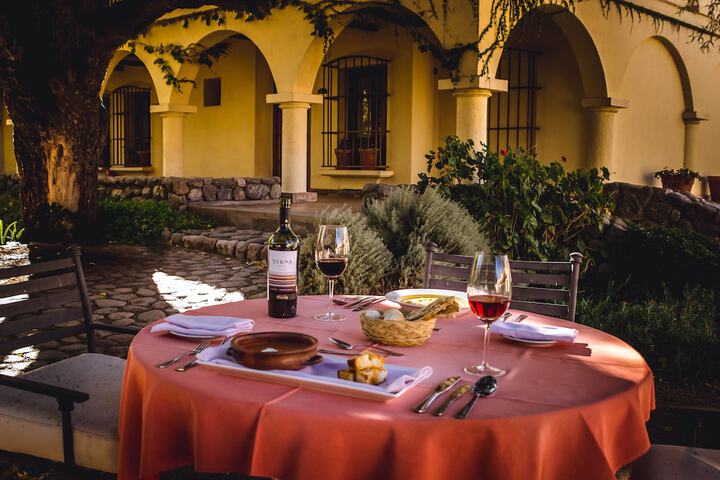 Dining 36 of 42