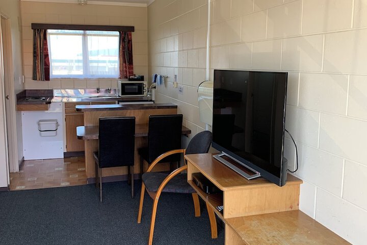 Room 7 of 33