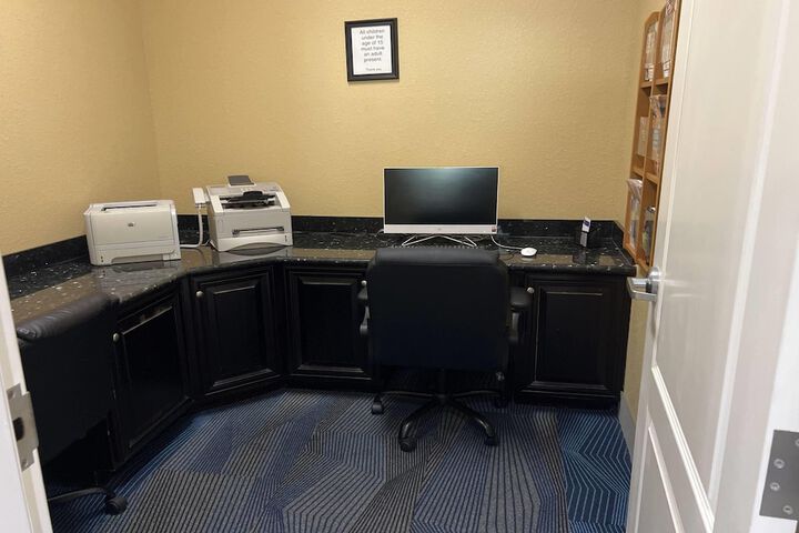 Business Center 35 of 36