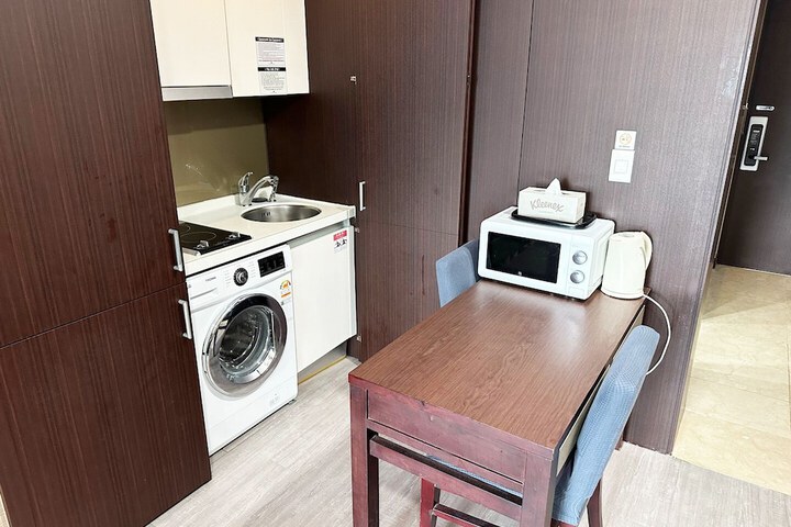 Room 15 of 77