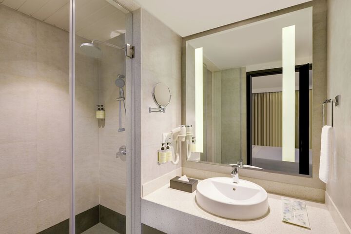 Room 25 of 60