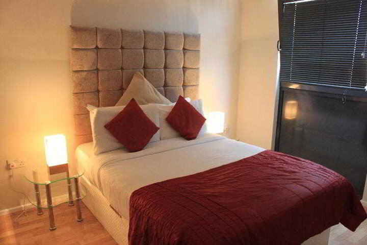 Room 4 of 10