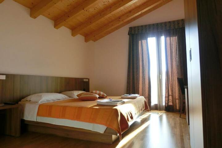 Room 26 of 65