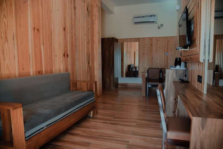 Room 14 of 17