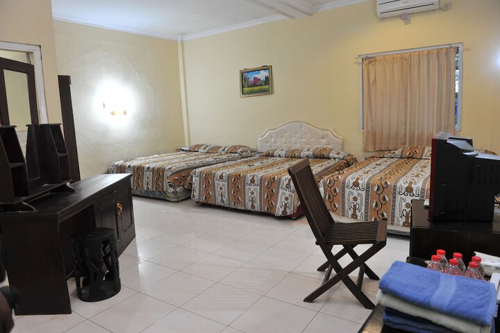 Room 4 of 6
