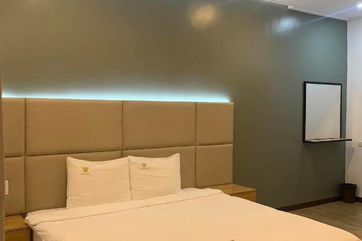 Room 26 of 68