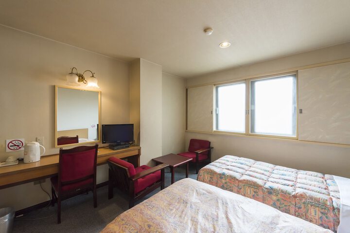 Room 7 of 36
