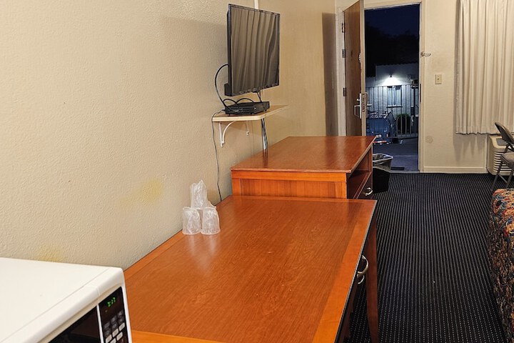 Room 2 of 13