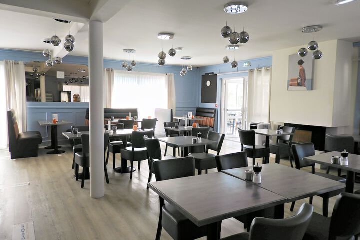 Dining Photos