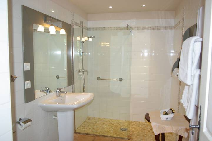 Room 20 of 86