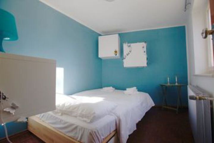 Room 3 of 18