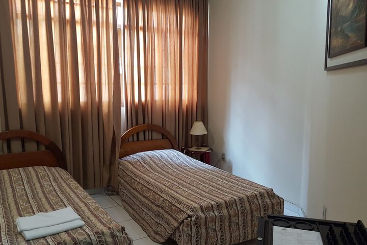 Room 8 of 33