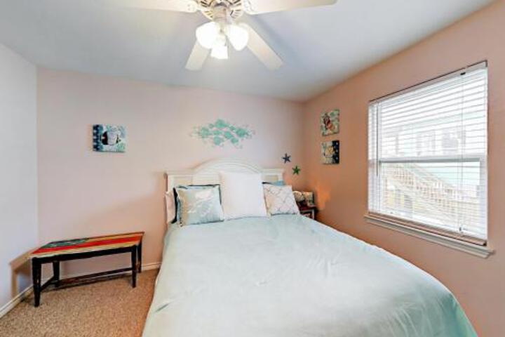 4130 Hardin Drive Cottage in Galveston, TX