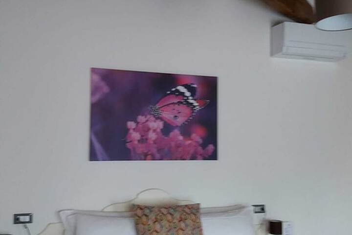 Room 28 of 63