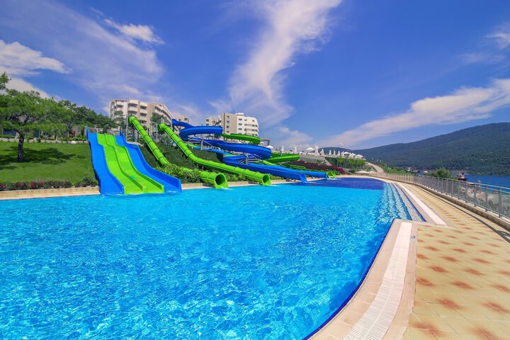 Pool 45 of 120