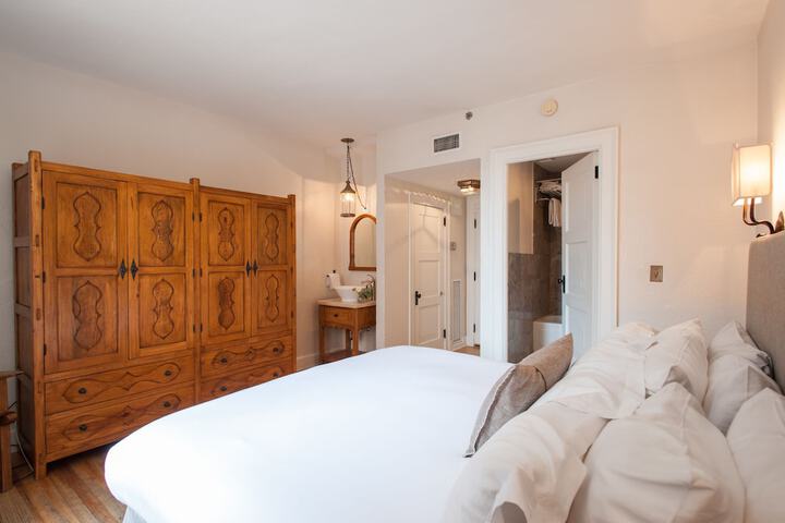 Room 10 of 47