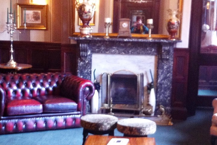 Lounge 56 of 67