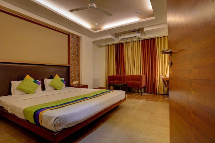 Room 16 of 30