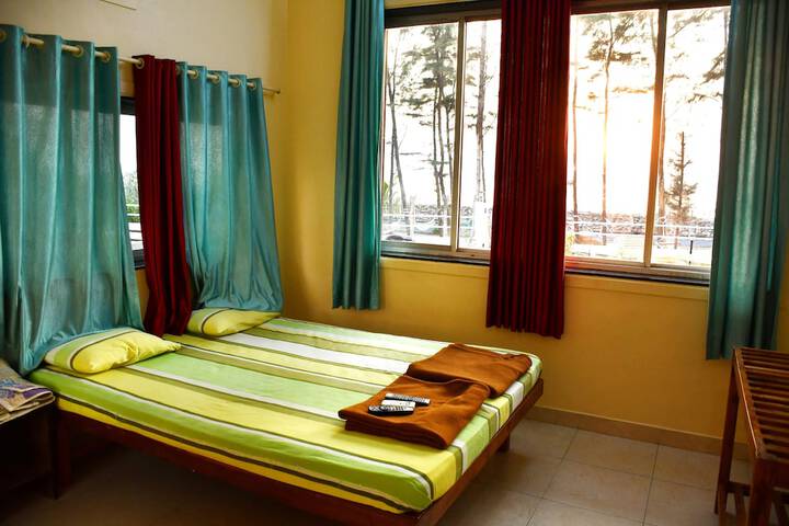 Room 6 of 65