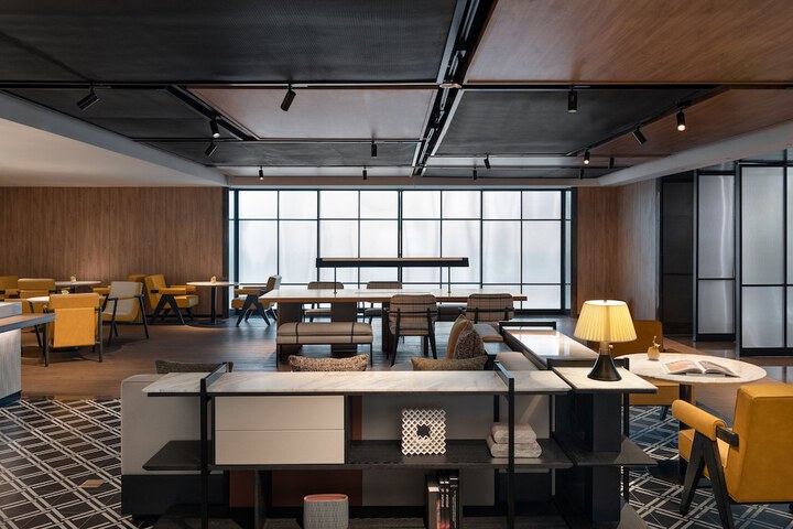Entrance & Lobby