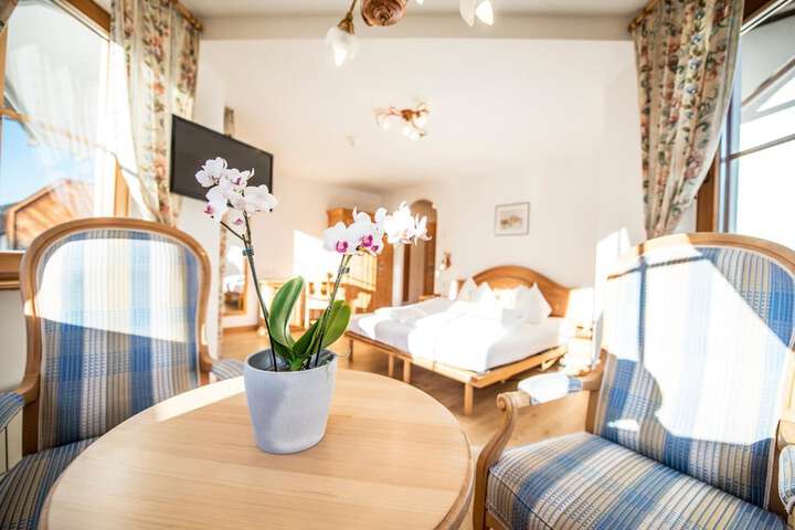 Room 4 of 34