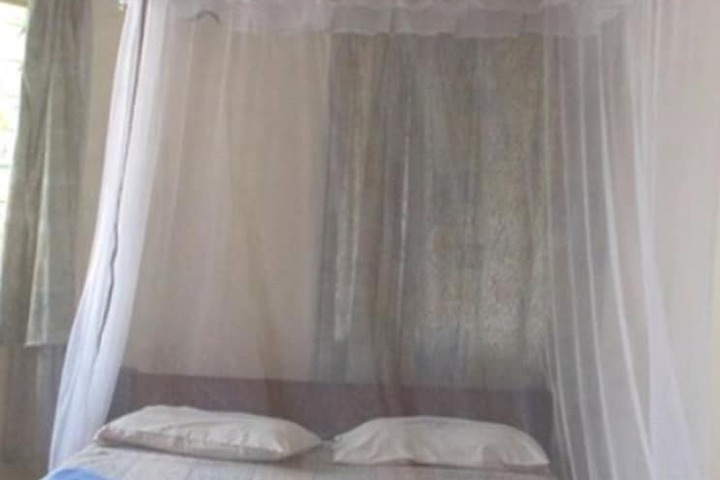 Room 4 of 17