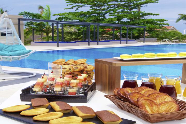 Pool Hotel
