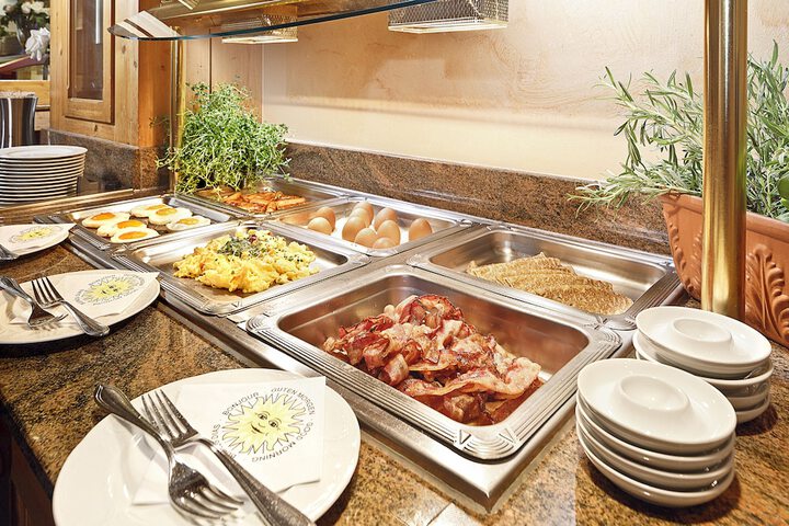 Dining 123 of 158