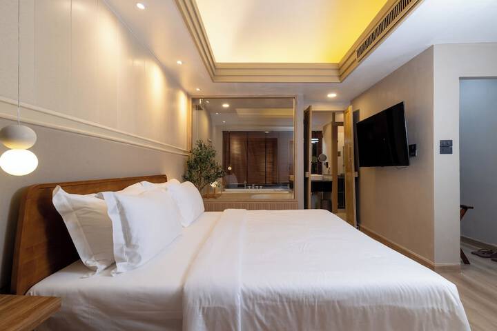 Room 16 of 32