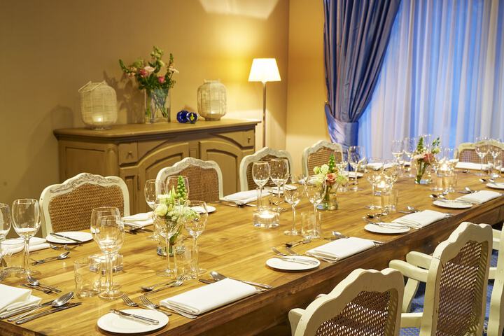 Dining 39 of 62