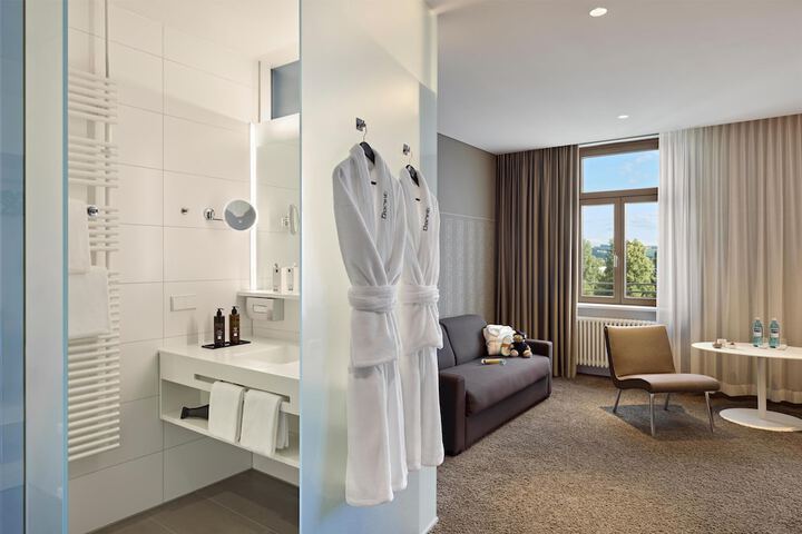 Room 9 of 63