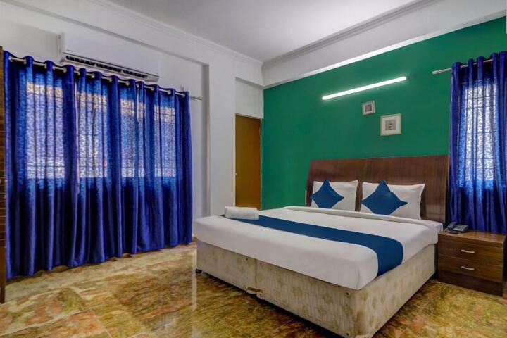 Room 3 of 3
