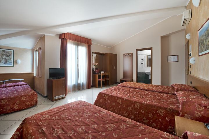 Room 15 of 47