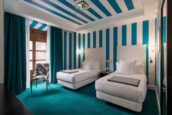 Room 6 of 37