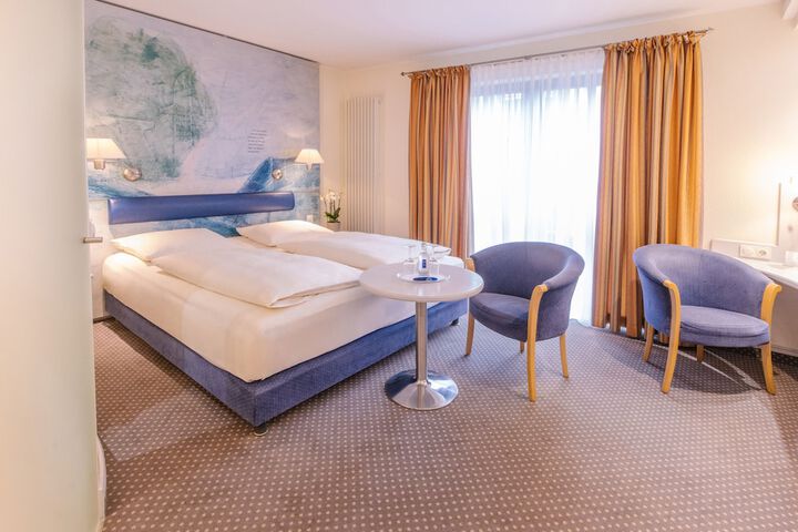 Room 4 of 37