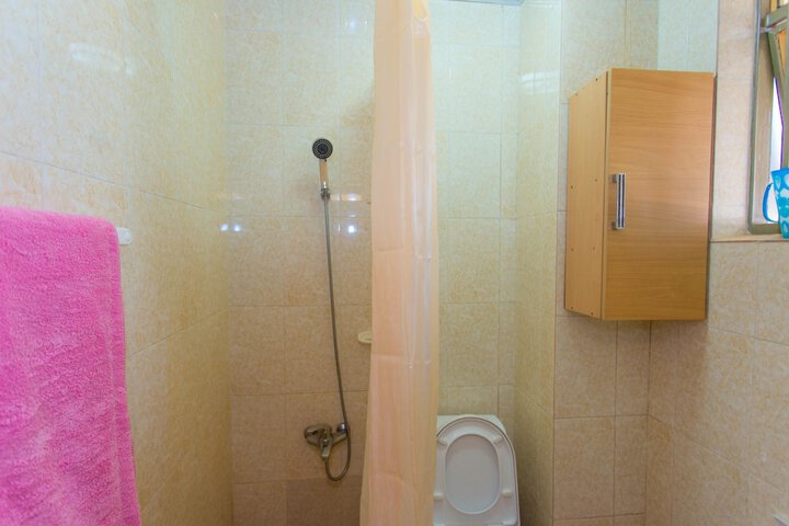 Room 16 of 27