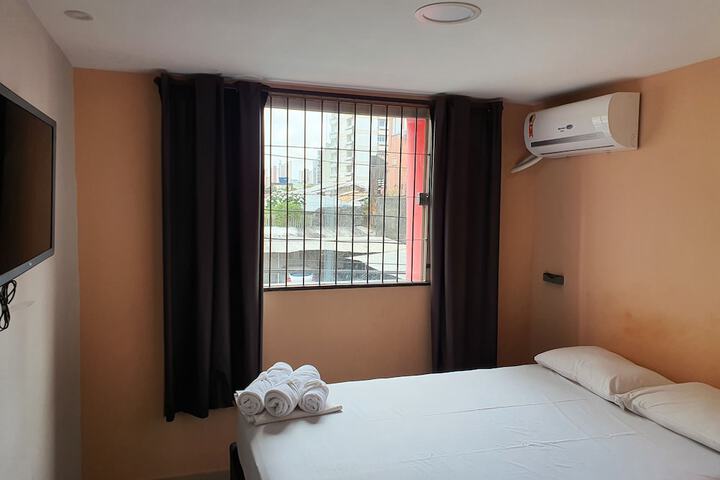Room 9 of 28