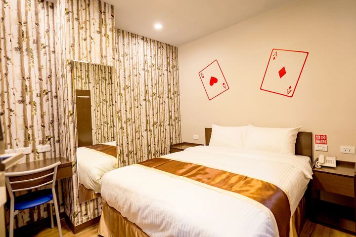 Room 13 of 65