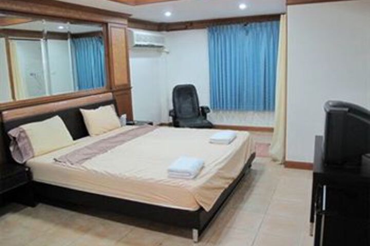 Room 14 of 23