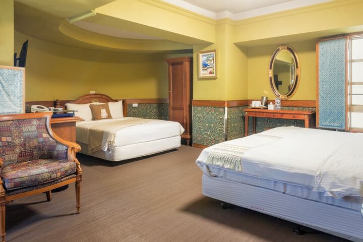 Room 28 of 115