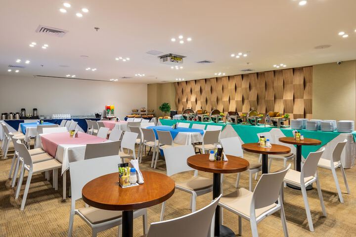 Dining 60 of 87