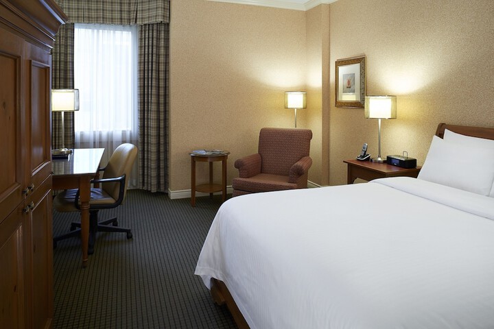 Room 8 of 38