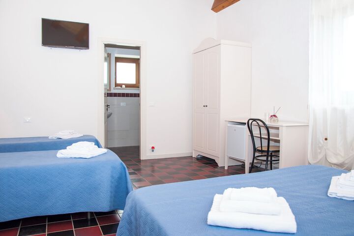 Room 7 of 49