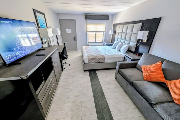 Room 13 of 32