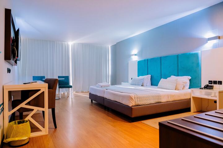 Room 17 of 32