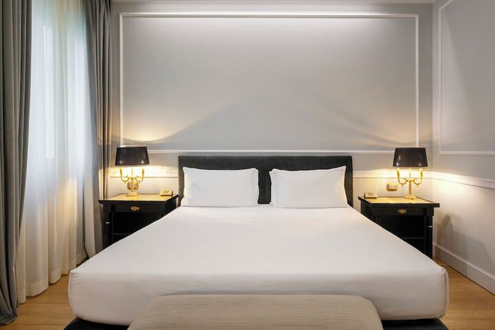 Room 18 of 145