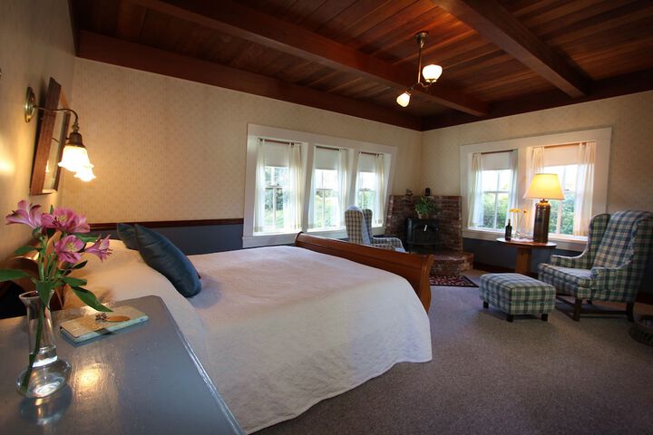 Room 33 of 162